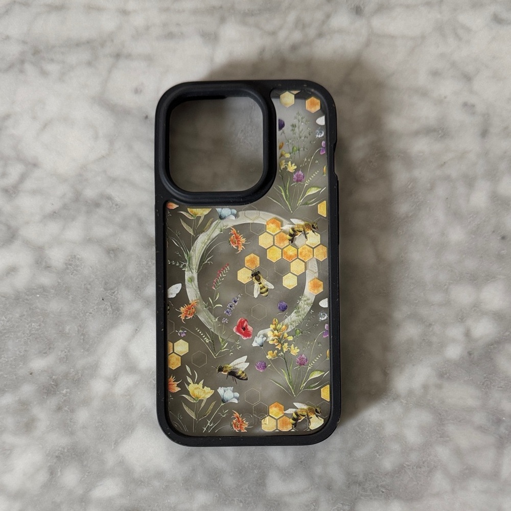 Pela iPhone 15 pro floral honey Bee Pattern Phone Case - Black clear bees
